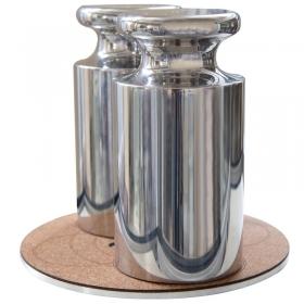 Self-centering pan for APP KO comparator